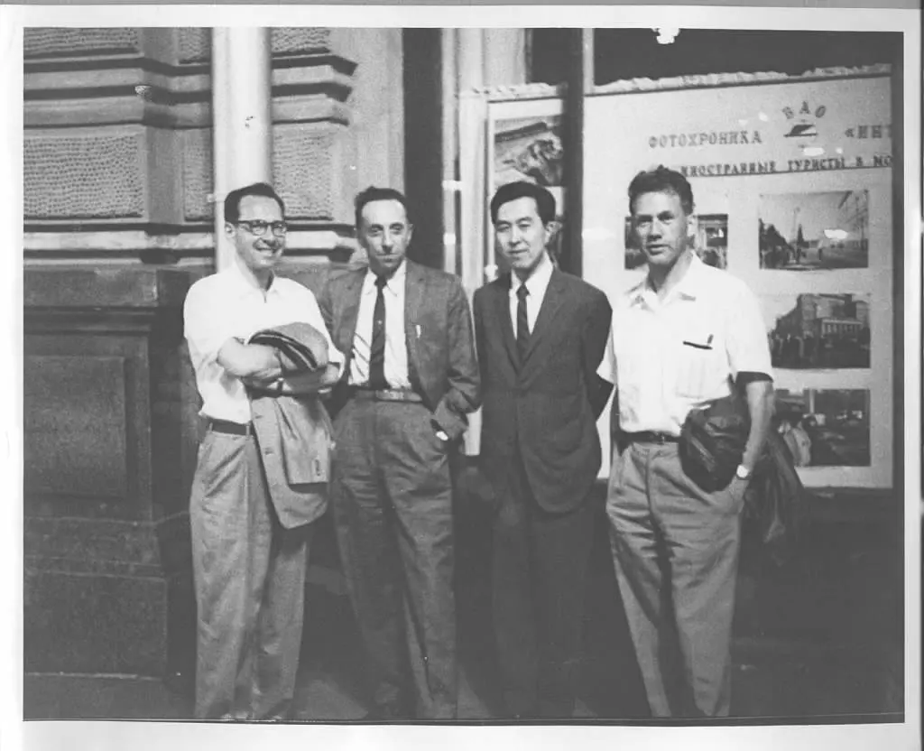 Immagine di Oreste Piccioni in laboratorio